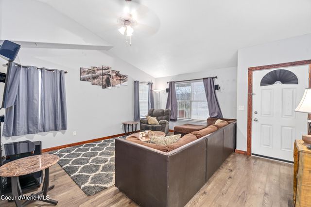 2325 N Mackenzie Dr, Post Falls, ID 83854