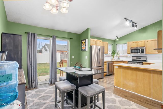 2325 N Mackenzie Dr, Post Falls, ID 83854