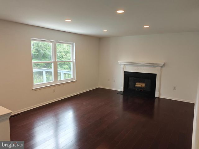 124 HORSESHOE LN, North Wales, PA 19454