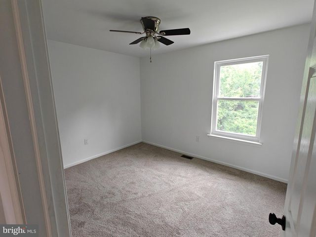 124 HORSESHOE LN, North Wales, PA 19454