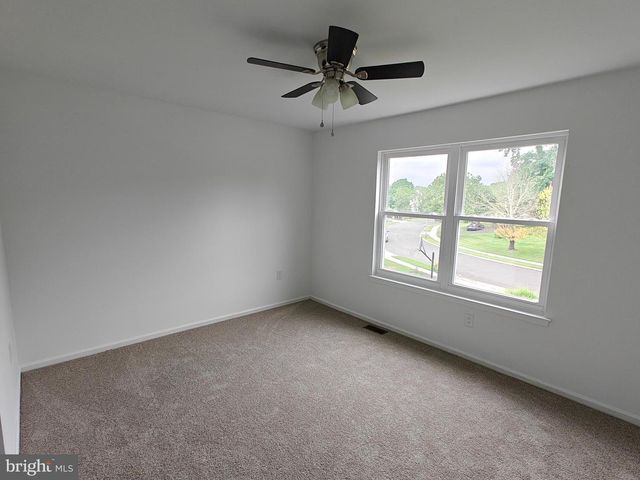 124 HORSESHOE LN, North Wales, PA 19454