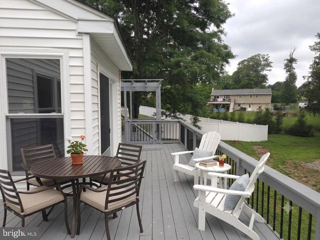 124 HORSESHOE LN, North Wales, PA 19454