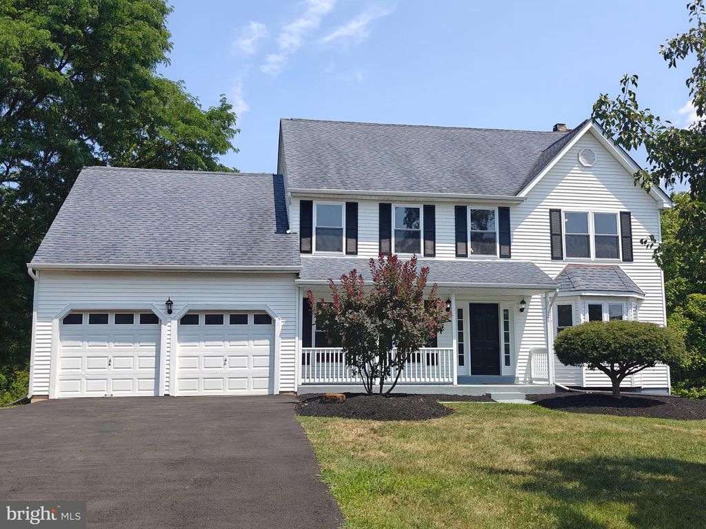 124 HORSESHOE LN, North Wales, PA 19454