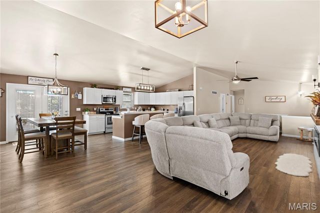 166 Grand View Drive, Dittmer, MO 63023