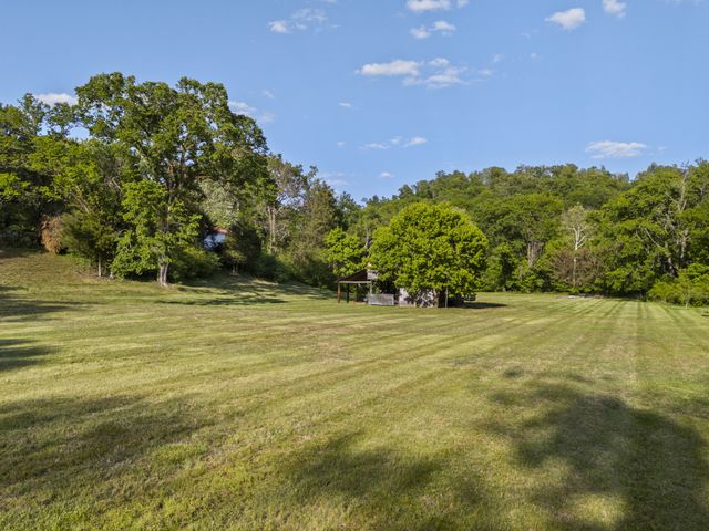 1265 Sams Creek Rd, Ashland City, TN 37015