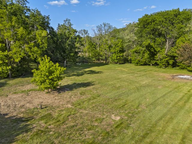 1265 Sams Creek Rd, Ashland City, TN 37015