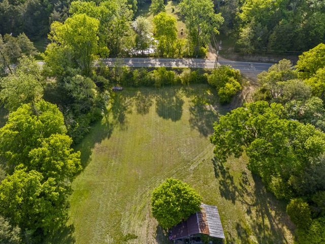 1265 Sams Creek Rd, Ashland City, TN 37015