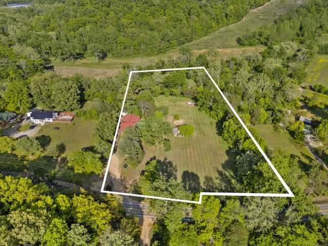1265 Sams Creek Rd, Ashland City, TN 37015