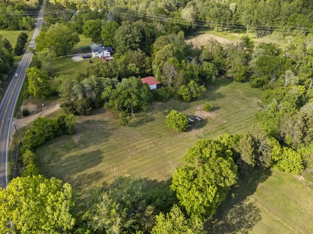 1265 Sams Creek Rd, Ashland City, TN 37015