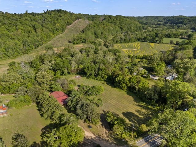1265 Sams Creek Rd, Ashland City, TN 37015