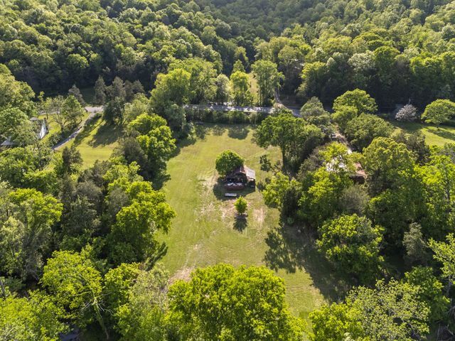 1265 Sams Creek Rd, Ashland City, TN 37015