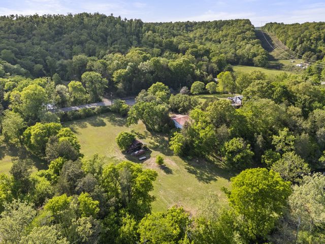 1265 Sams Creek Rd, Ashland City, TN 37015