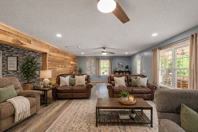 1265 Sams Creek Rd, Ashland City, TN 37015
