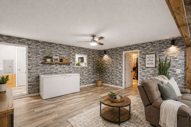 1265 Sams Creek Rd, Ashland City, TN 37015