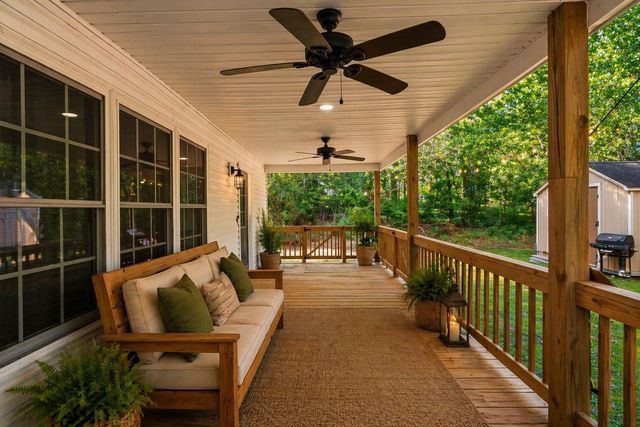 1265 Sams Creek Rd, Ashland City, TN 37015