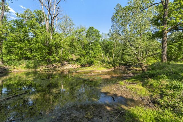 1265 Sams Creek Rd, Ashland City, TN 37015