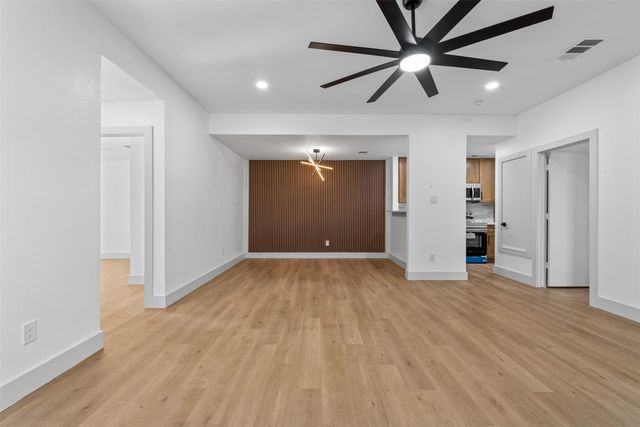 314 Gregory Lane, Grand Prairie, TX 75052