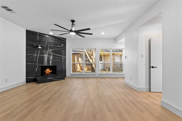 314 Gregory Lane, Grand Prairie, TX 75052