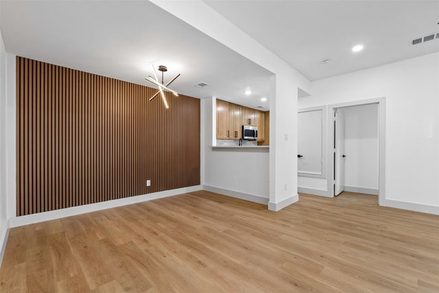 314 Gregory Lane, Grand Prairie, TX 75052