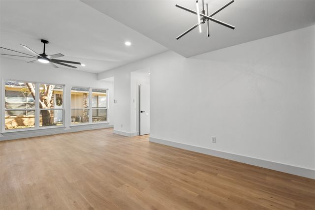 314 Gregory Lane, Grand Prairie, TX 75052