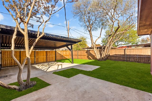 314 Gregory Lane, Grand Prairie, TX 75052