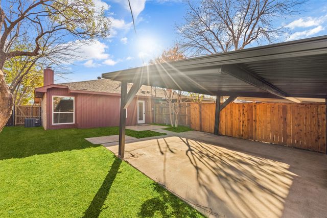 314 Gregory Lane, Grand Prairie, TX 75052