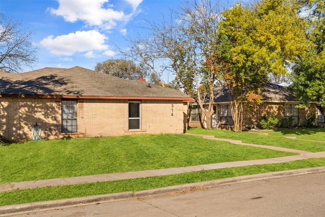 314 Gregory Lane, Grand Prairie, TX 75052
