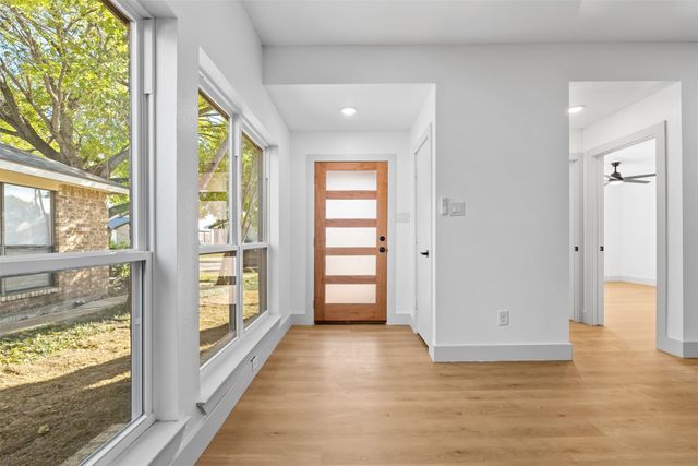 314 Gregory Lane, Grand Prairie, TX 75052