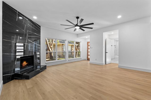 314 Gregory Lane, Grand Prairie, TX 75052