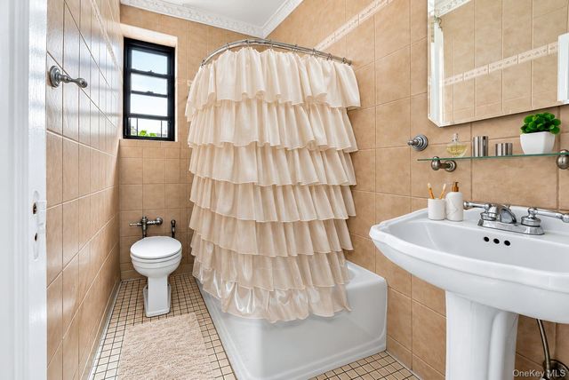 78-14 Austin Street 3-F, Forest Hills, NY 11375