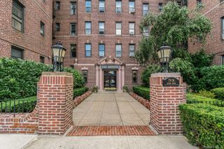 78-14 Austin Street 3-F, Forest Hills, NY 11375