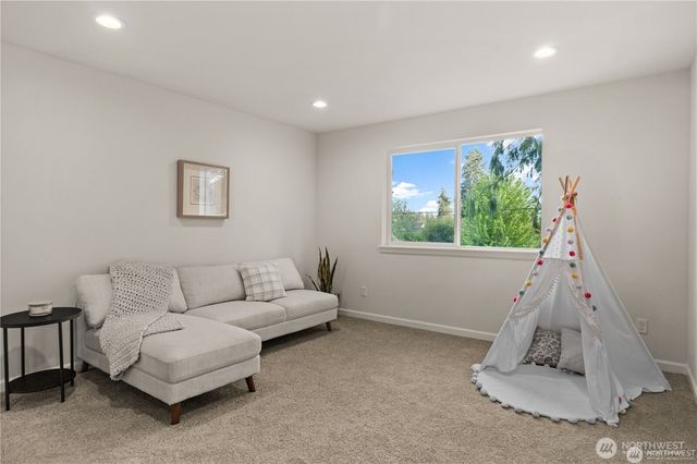 1426 60th Avenue NE, Tacoma, WA 98422