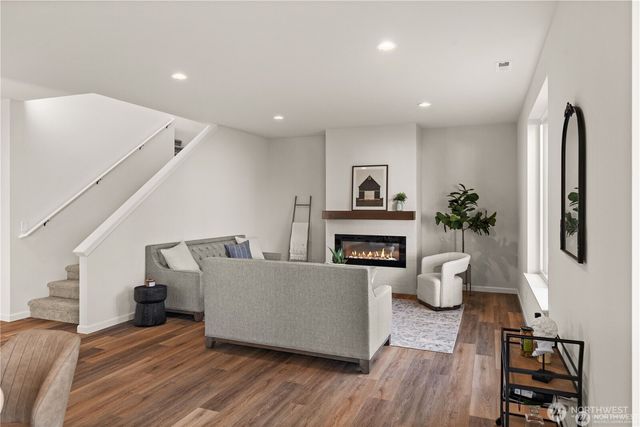 1426 60th Avenue NE, Tacoma, WA 98422