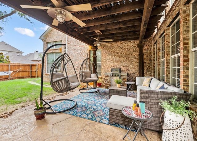 2541 Sir Tristram Lane, Lewisville, TX 75056
