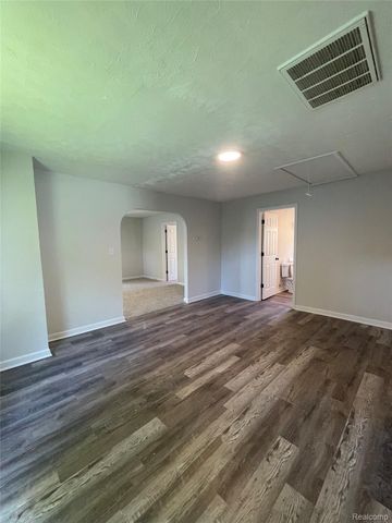 5685 Venice Road, Frenchtown Township, MI 48166