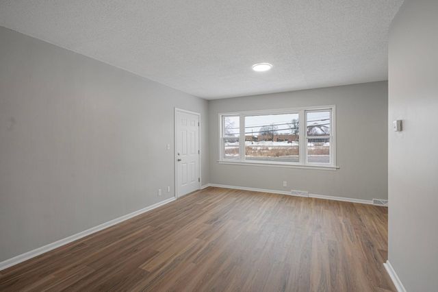 116 7th Street NE, Osseo, MN 55369