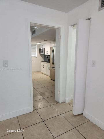 3901 SW 112th Avenue 24, Miami, FL 33165