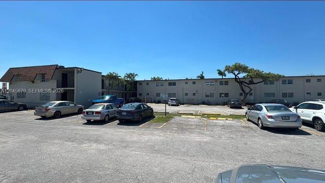 3901 SW 112th Avenue 24, Miami, FL 33165
