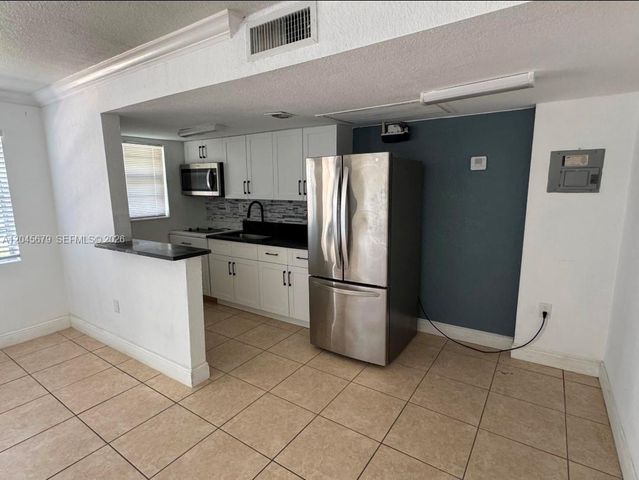 3901 SW 112th Avenue 24, Miami, FL 33165