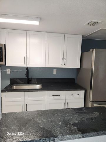 3901 SW 112th Avenue 24, Miami, FL 33165