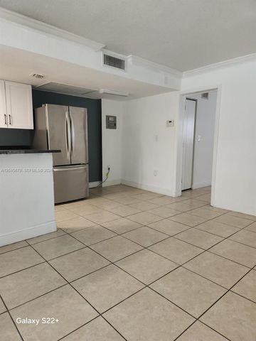 3901 SW 112th Avenue 24, Miami, FL 33165