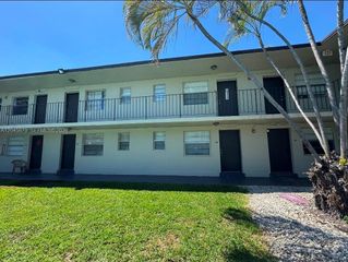 3901 SW 112th Avenue 24, Miami, FL 33165