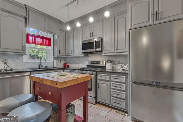 25 Northcrest Drive, Newnan, GA 30265
