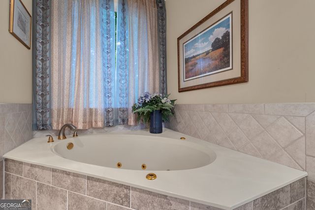 25 Northcrest Drive, Newnan, GA 30265