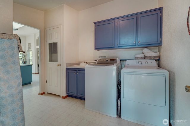8163 NE Eaglepoint Lane, Kingston, WA 98346