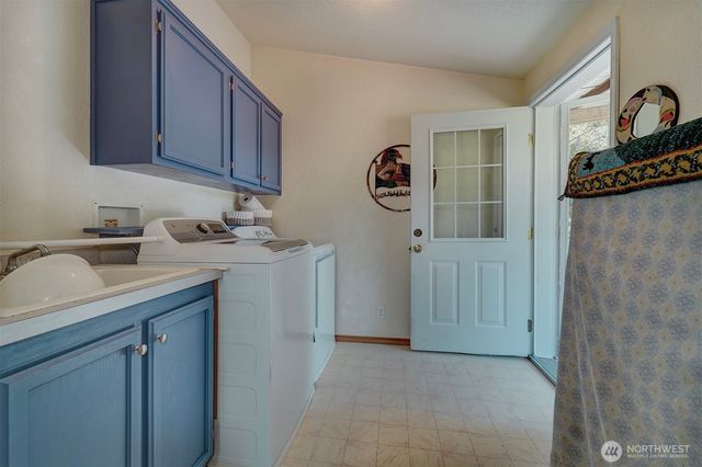 8163 NE Eaglepoint Lane, Kingston, WA 98346
