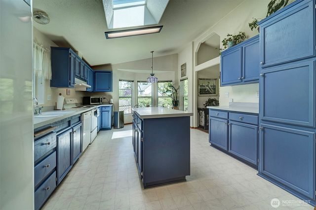 8163 NE Eaglepoint Lane, Kingston, WA 98346