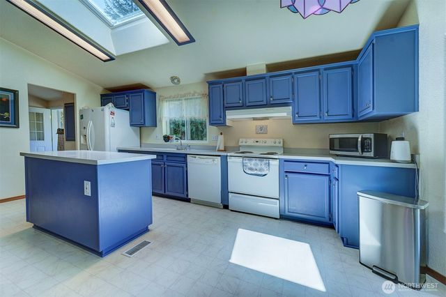 8163 NE Eaglepoint Lane, Kingston, WA 98346