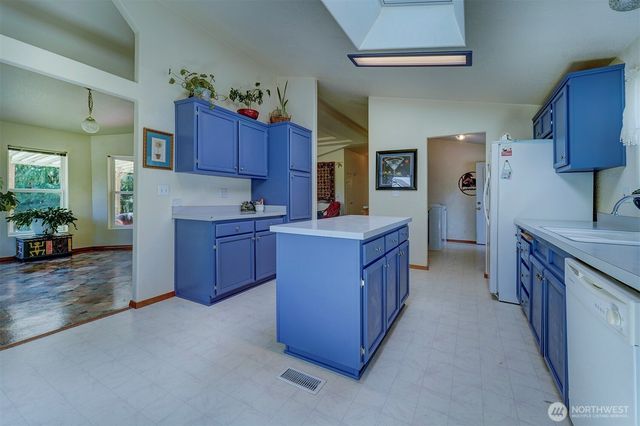 8163 NE Eaglepoint Lane, Kingston, WA 98346