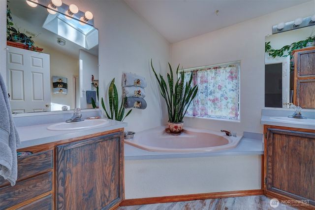 8163 NE Eaglepoint Lane, Kingston, WA 98346